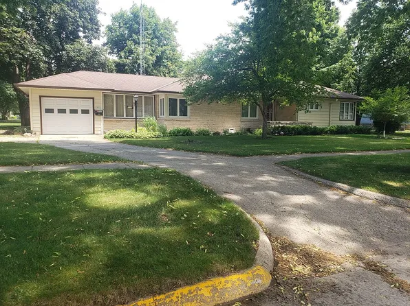207 4th Ave SE, Belmond, IA 50421