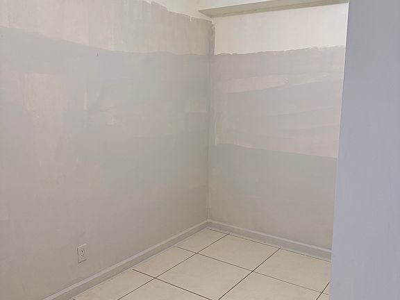 3rd image of 1519A Auld Ln #A
