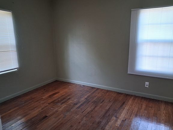 3rd image of 1613 SE 62nd St