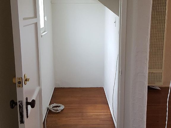 4th image of 8206 1/2 Blackburn Ave