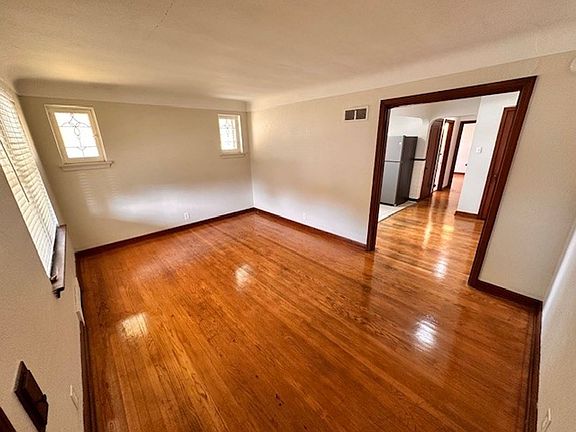 4th image of 3839 Kingsland Ct Unit 3841