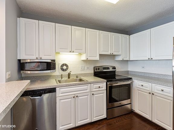 4th image of 111 W Maple St APT 2408