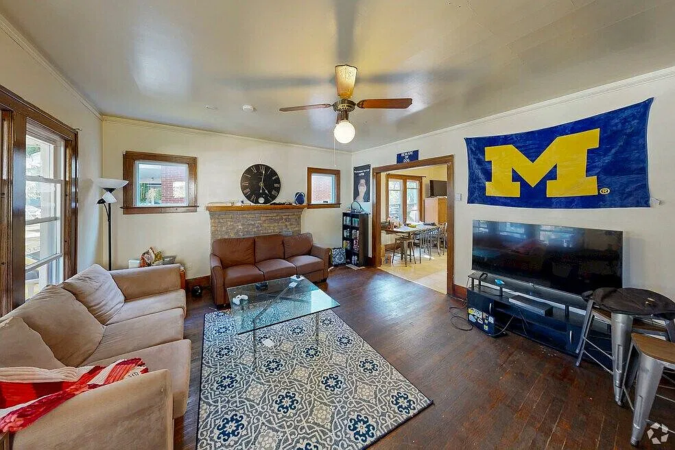 804 McKinley — Photo 3