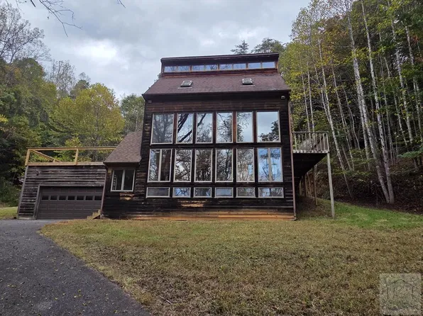 49 Cedar Hill Dr, Bassett, VA 24055