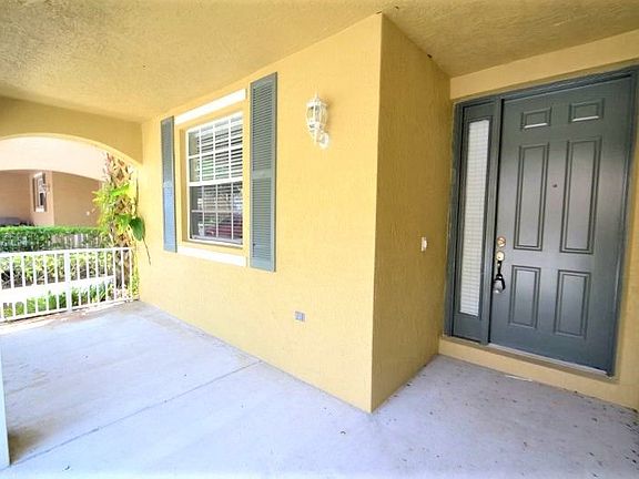 3rd image of 1424 W Wickham Cir Unit C