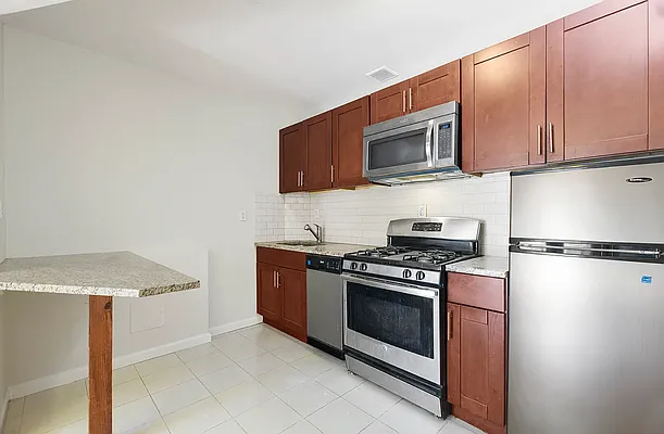 Rented by REAL New York | media 9