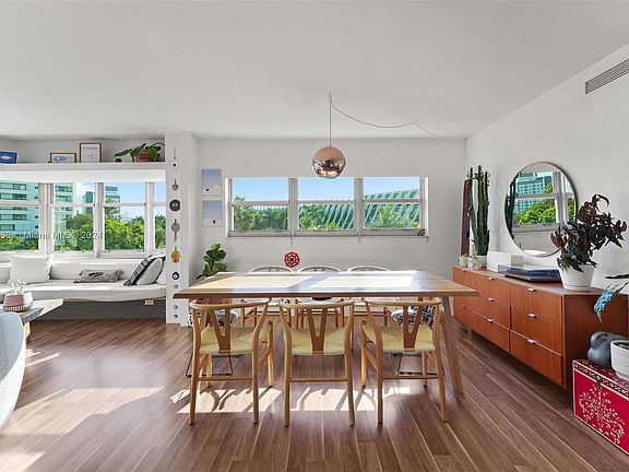 4th image of 1881 Washington Ave APT 4G