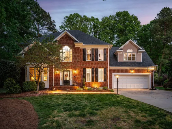 105 Fifemoor Ct, Cary, NC 27518