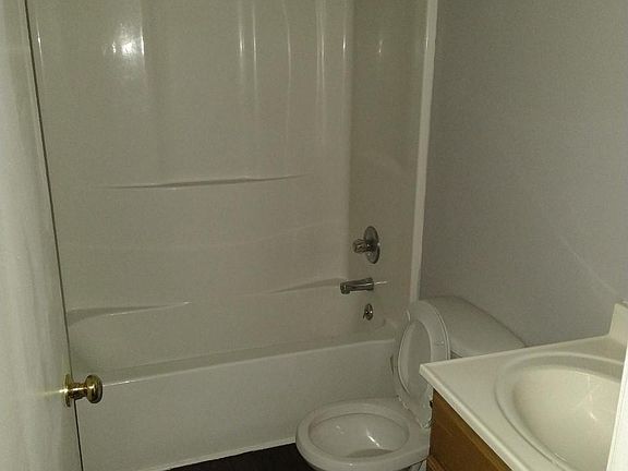 5th image of 22 Oakwood Dr #22