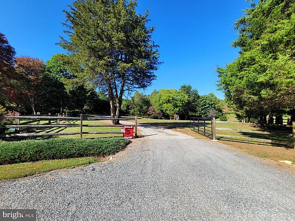 3rd image of 42 Cedar Ct