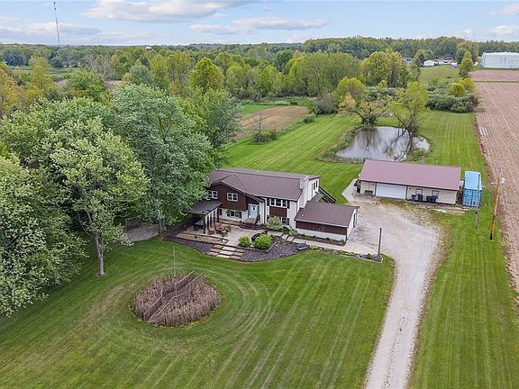 4th image of 8120 Crow Rd