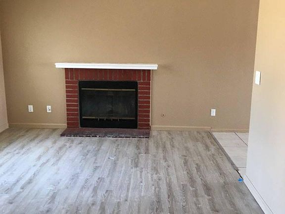 4th image of 755 Clearwater Dr