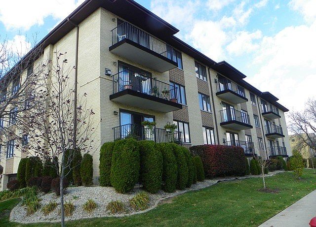 1st image of 4500 W 93rd St APT 2D