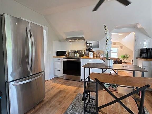 4th image of 45 Cottage St #2