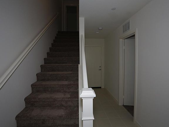 4th image of 2725 Crimson Way