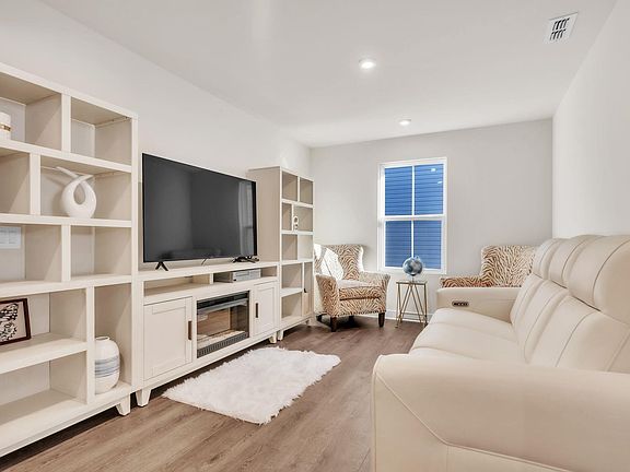 4th image of 16 Timberwild Dr