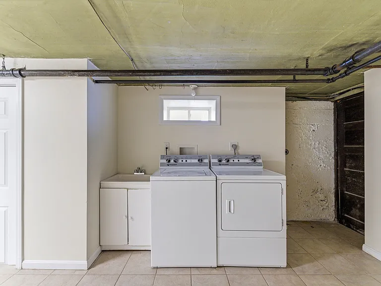 48 Acacia Ave — Photo 25