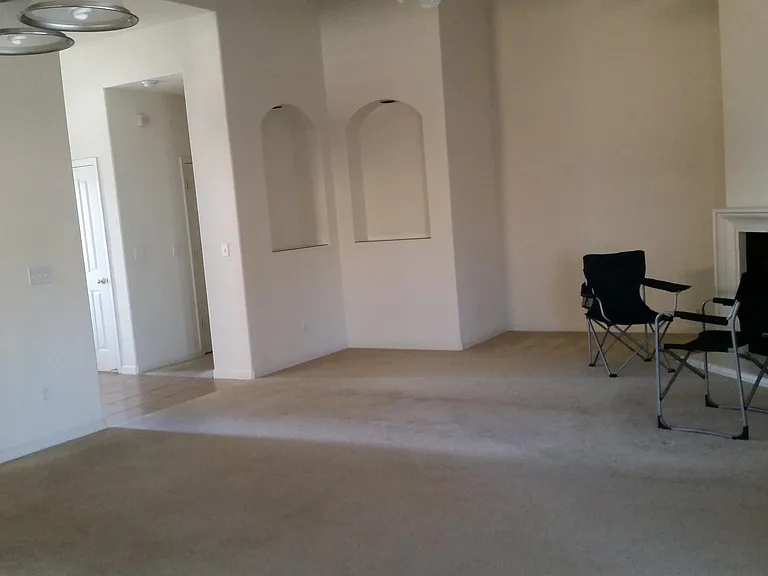 10611 N Tea Party Ln — Photo 7