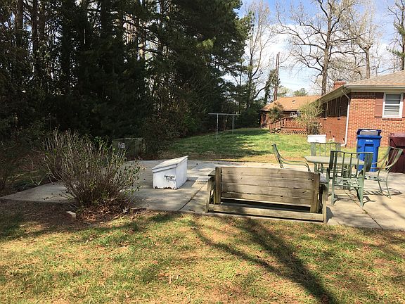 3rd image of 620 Treemont Ct
