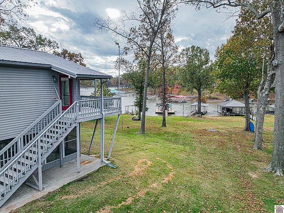 4th image of 226 Lake Dr