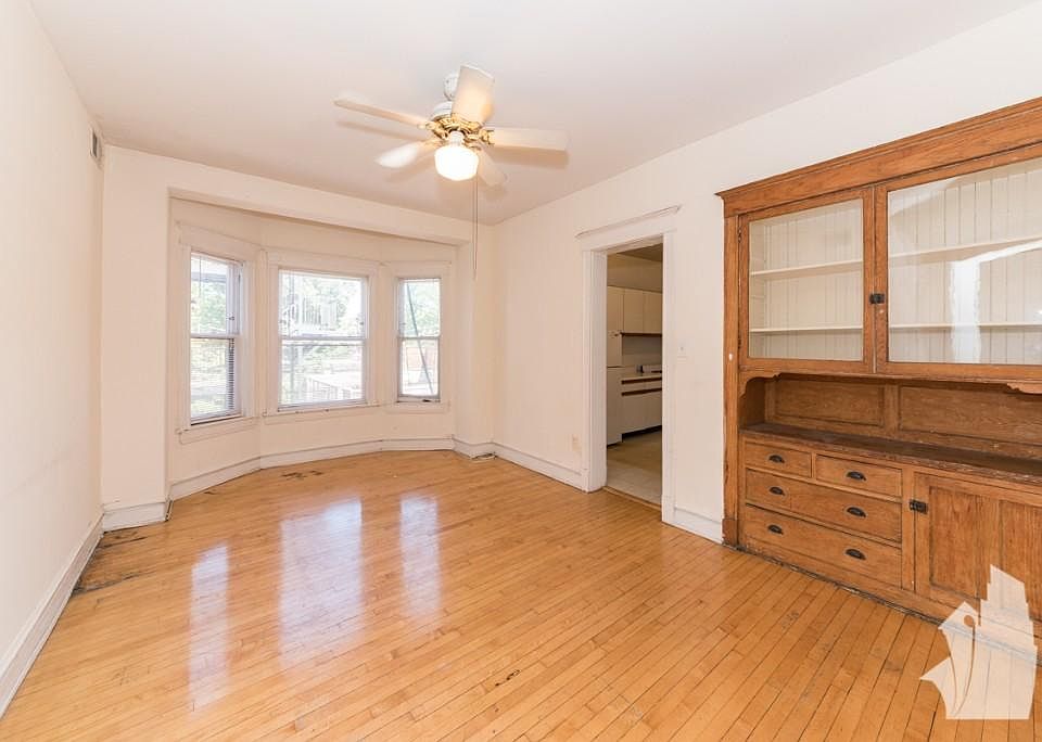 1st image of 853 W Lill Ave APT P