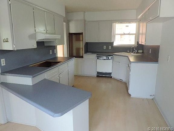 4th image of 229 S 162nd Ave E
