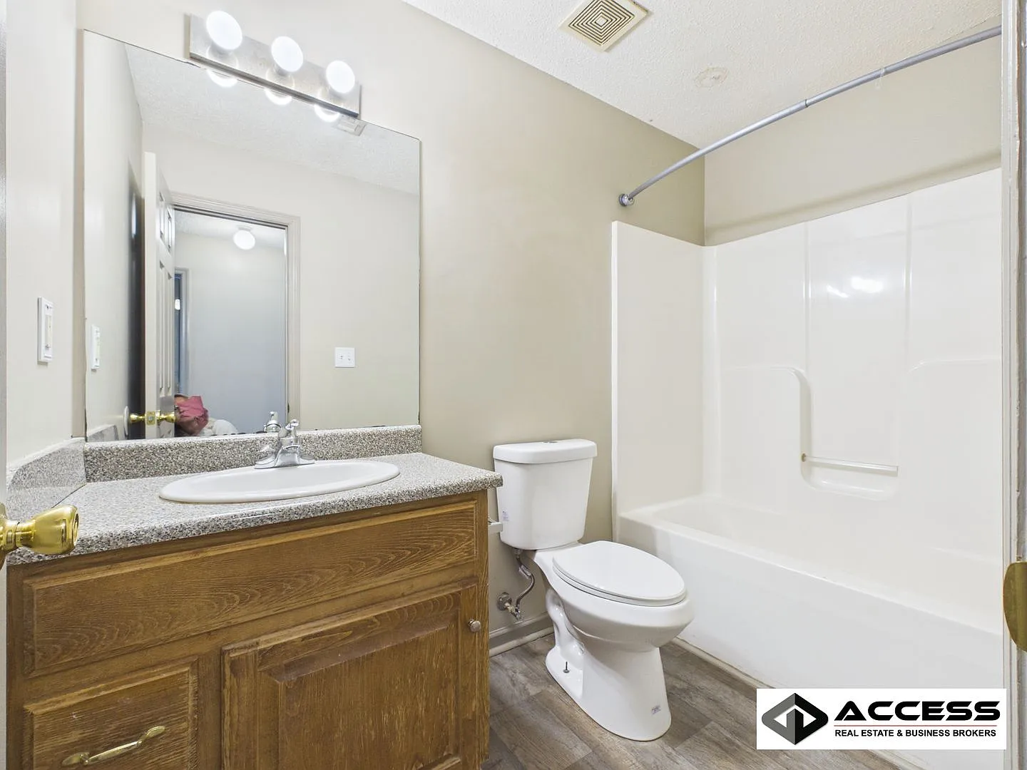 5003 Chancellor Square — Photo 4