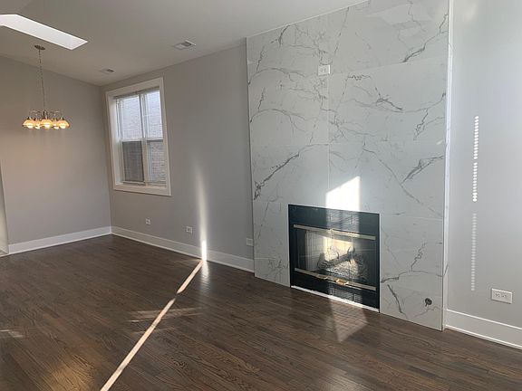 2nd image of 3328 W Le Moyne St APT 2