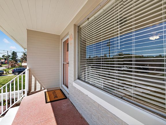 2nd image of 513 Wisteria Rd