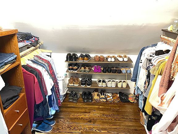 5th image of 9-02 Henderson Blvd #1X