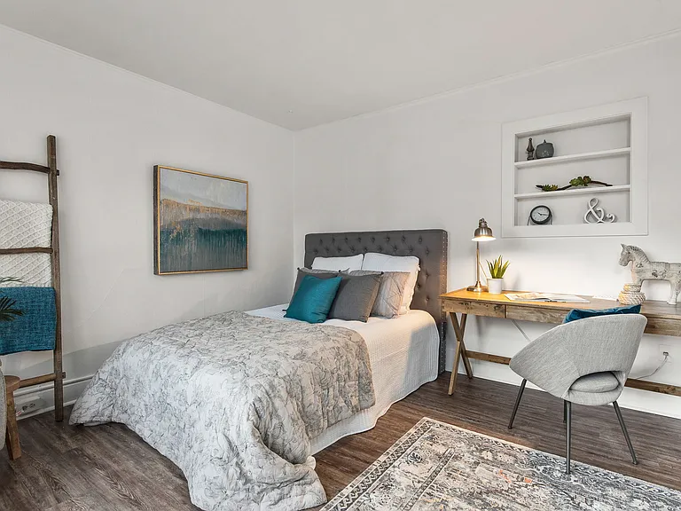 Madrona Apartments — Photo 7