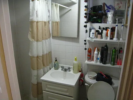 Rented by Alexiou Realty | media 18