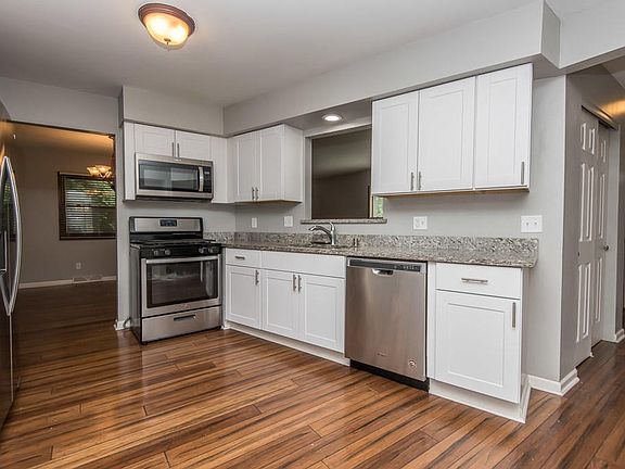 4th image of 6245 W Plaza Cir