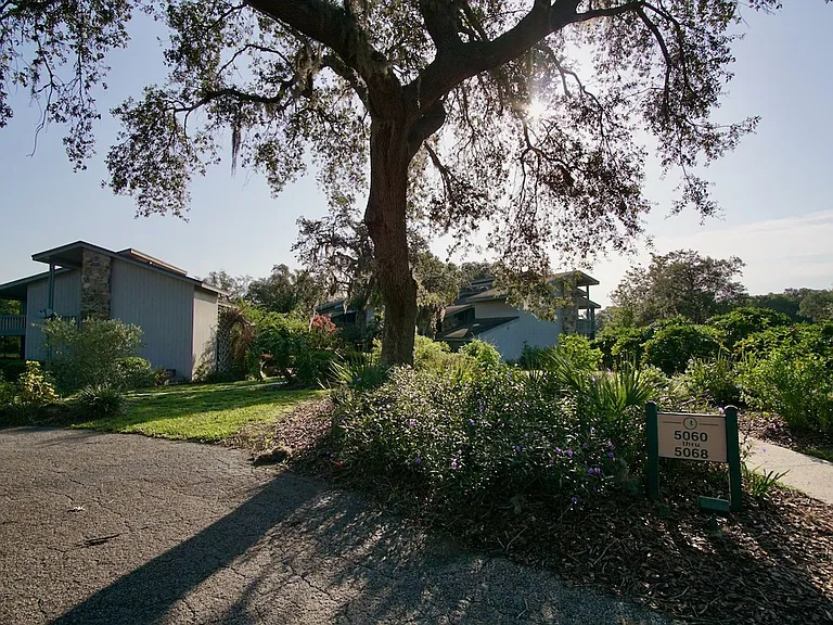 5060 Sherwood Ln — Photo 13