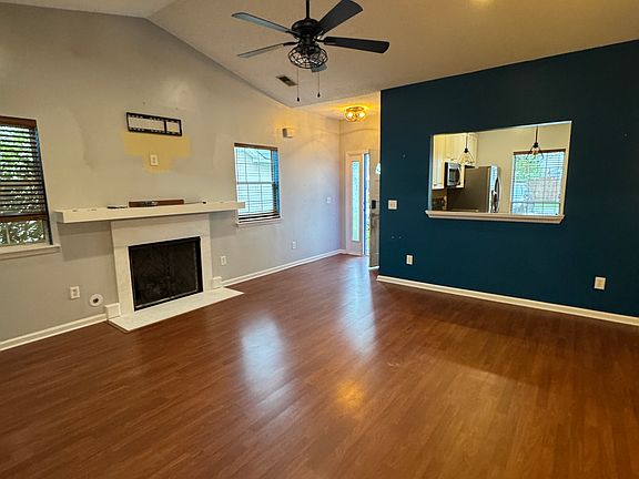 Custom propane fire place with remote (updated 2024)