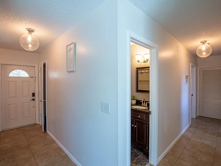 187 Auburn Dr — Photo 14