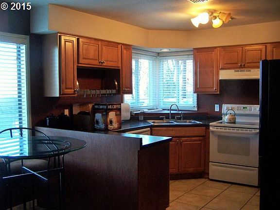 5th image of 820 E Scenic Dr