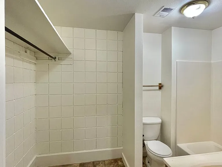 509 S Bryan Ave — Photo 7