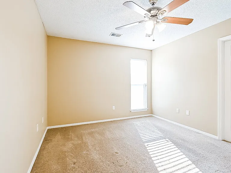 9150 Belmont Dr — Photo 11