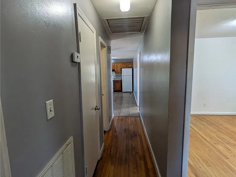 1403 Mack St — Photo 5