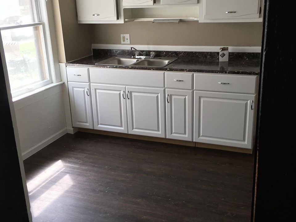 1st image of 3929 Brooklyn Ave #1