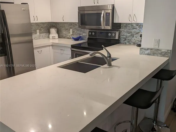 19901 E Country Club Dr #2305, Aventura, FL 33180