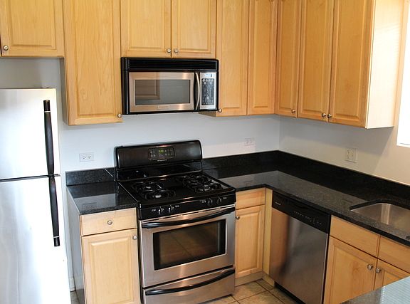 5th image of 4421 N Whipple St APT 1A