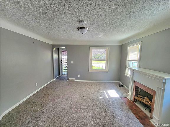 4th image of 13505 Saint Andrews Ave