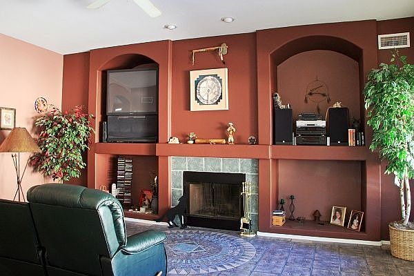 2nd image of 2036 E Granite View Dr