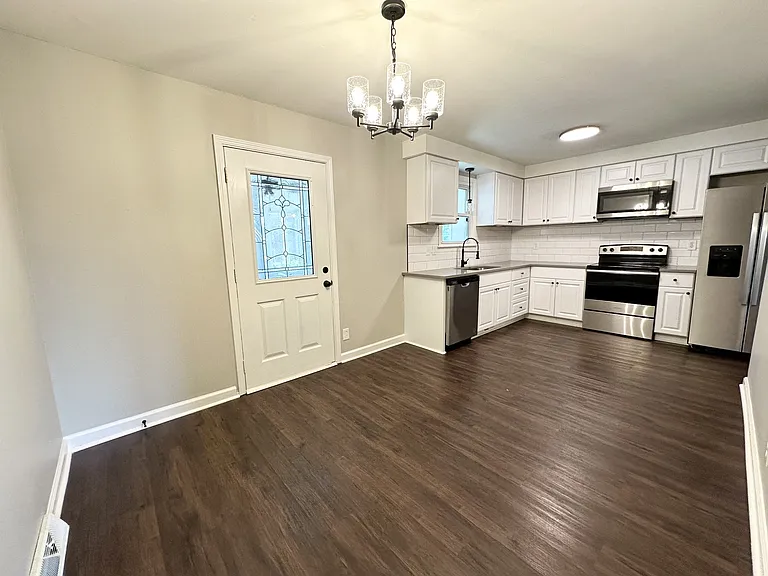 307 Bancroft Dr — Photo 9