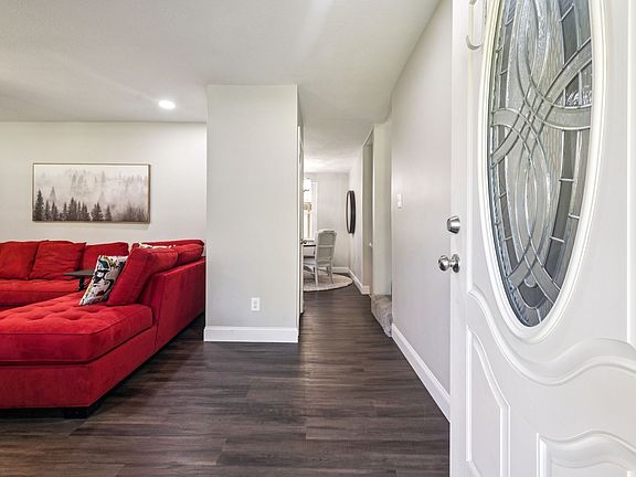 4th image of 129 Dylark Dr