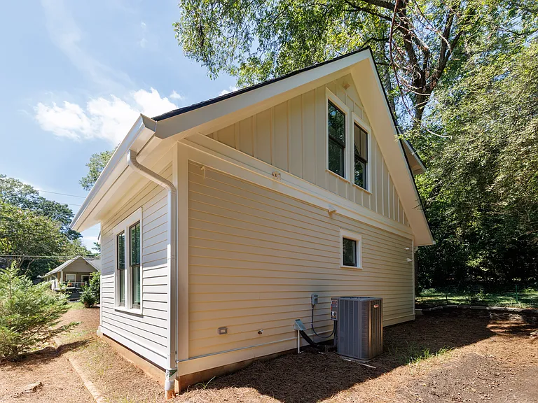Cottage View with Private Read Yard