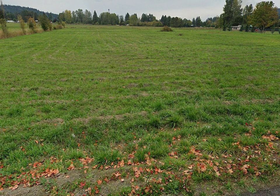 2nd image of 18346 SE Cheldelin Rd