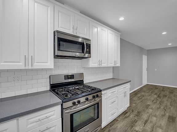 2nd image of 330 N Jackson St APT 318